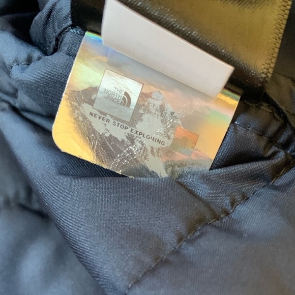 The North Face Shacket Insulated Shirt Jacket - Picture 8 of 8